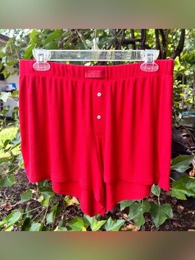 Victoria’s Secret Women’s Red SoSoft Modal Ribbed Boxer Shorts, Medium, GUC